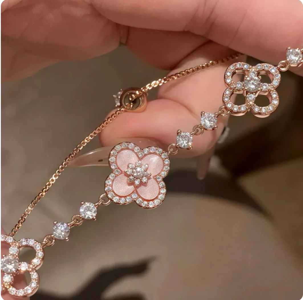 Viral Clover Bracelet